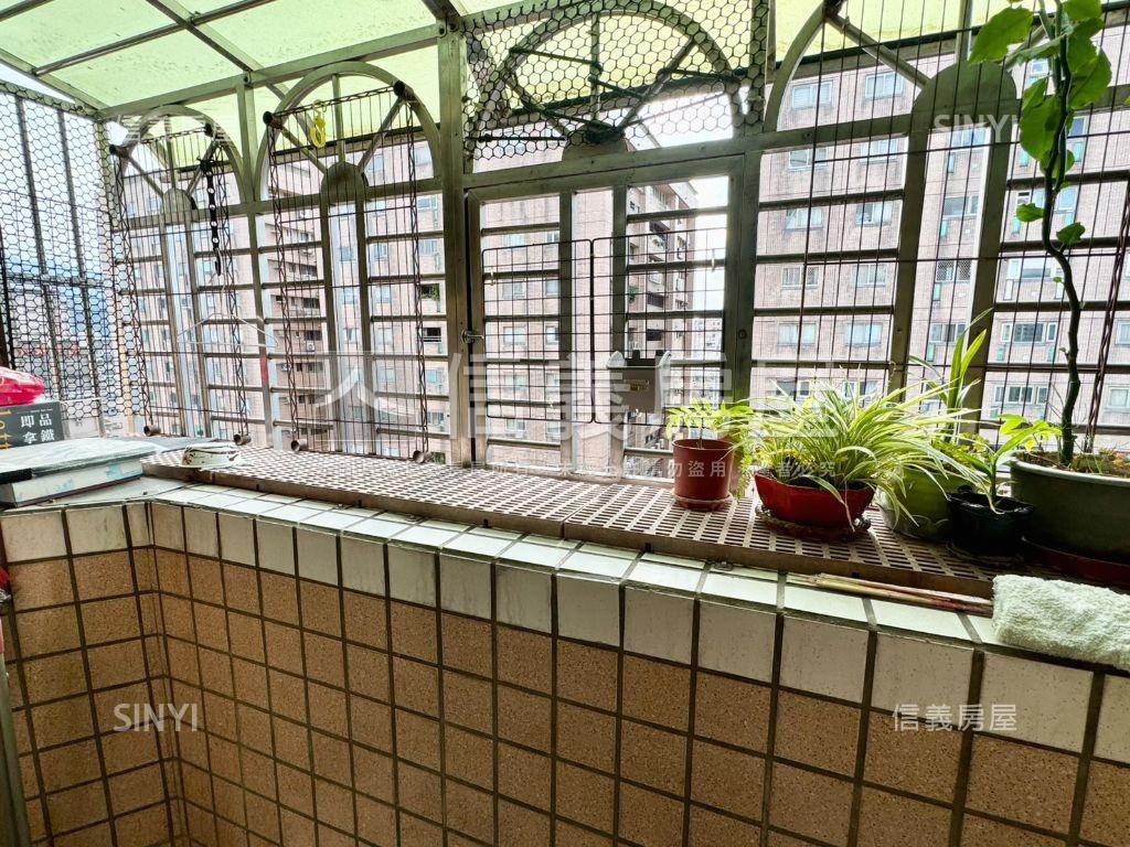 長江三峽·近未來捷運三房房屋室內格局與周邊環境