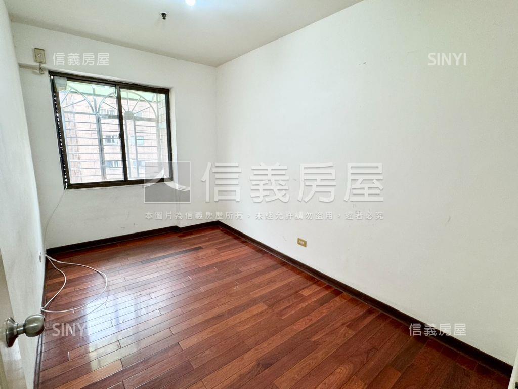 長江三峽·近未來捷運三房房屋室內格局與周邊環境