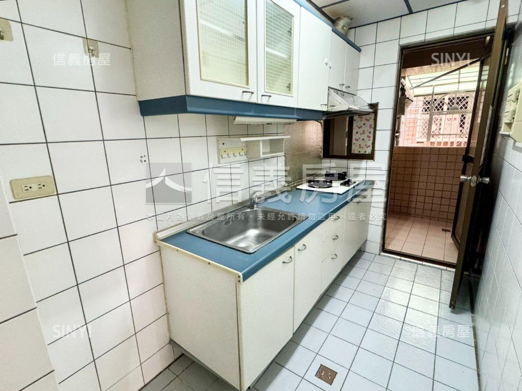 長江三峽·近未來捷運三房房屋室內格局與周邊環境