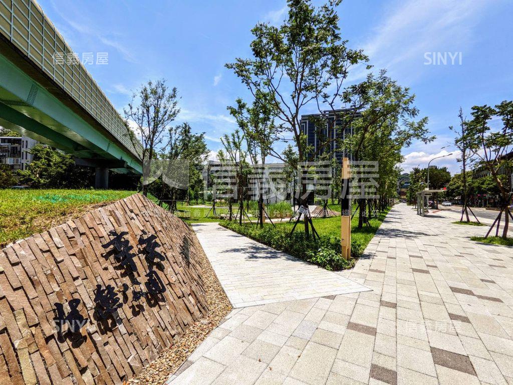 捷運公園邊間大器美寓房屋室內格局與周邊環境