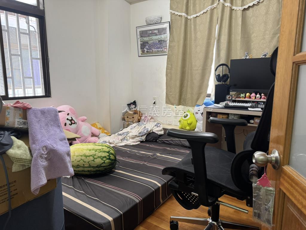 裕豐街正路面店面房屋室內格局與周邊環境