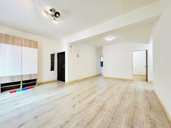 近東湖國中樂活邊間美寓