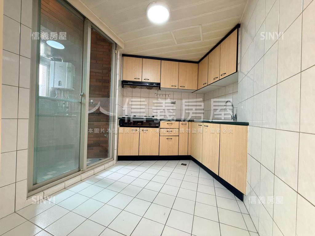 蝶飛鳳舞綠景景觀房屋室內格局與周邊環境