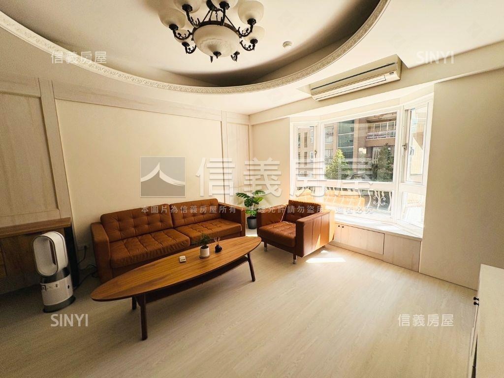 專員帶看三井旁四房車位房屋室內格局與周邊環境