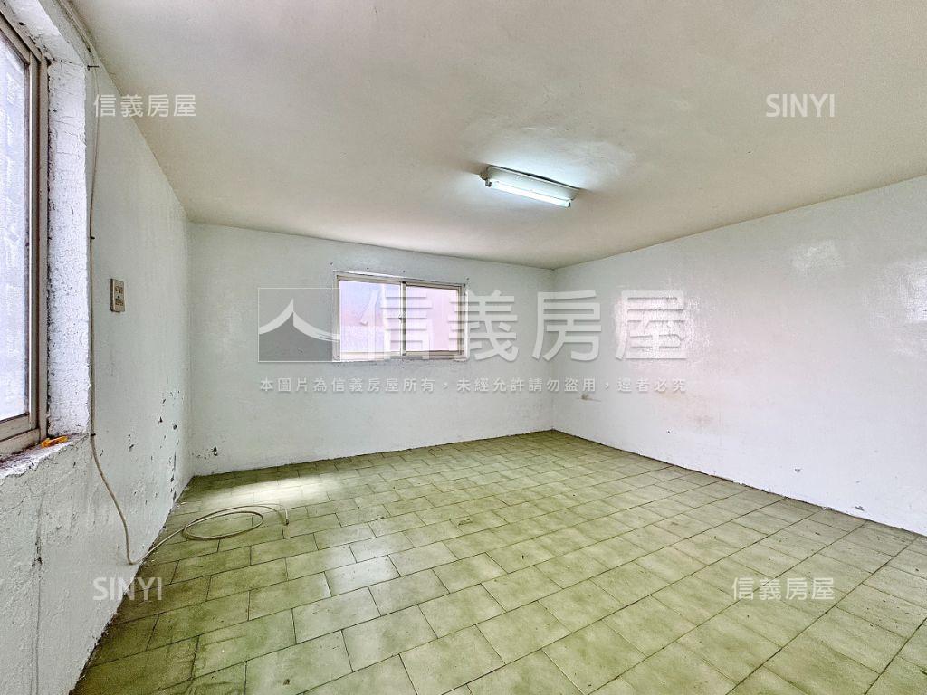 近車站邊間朝南巷透房屋室內格局與周邊環境