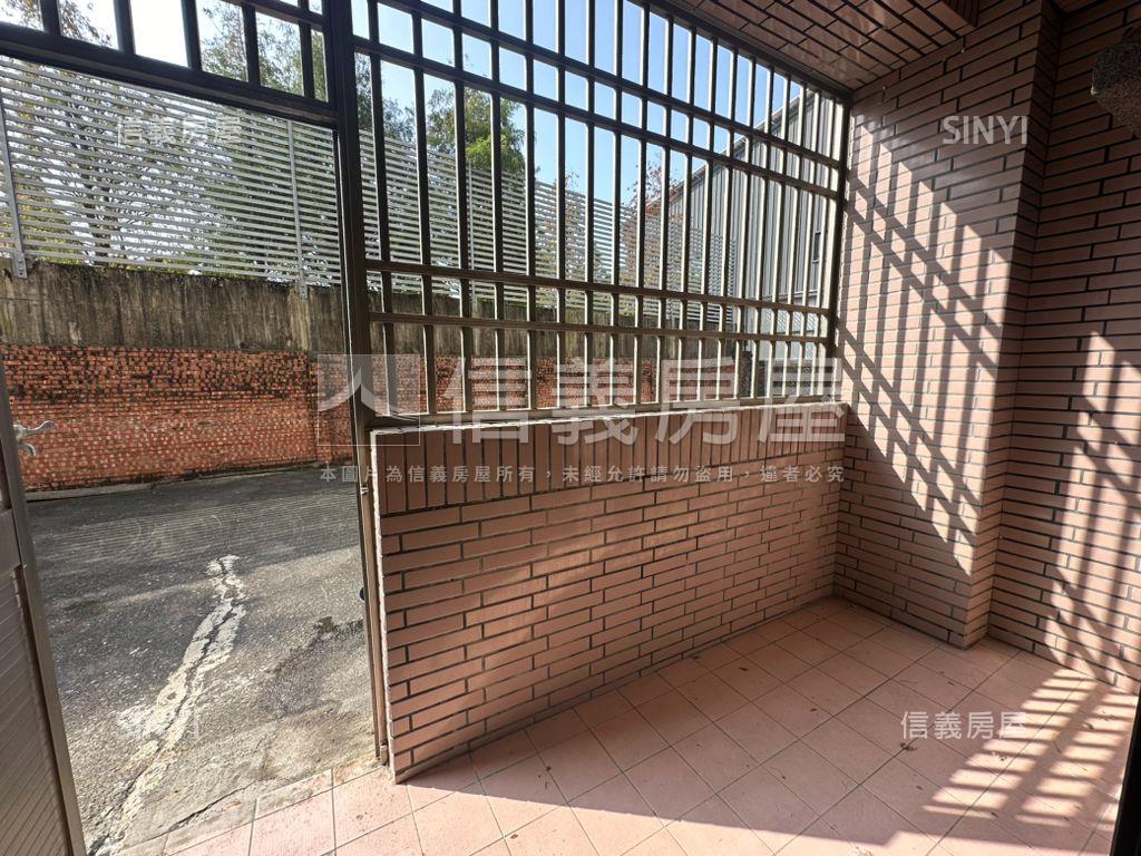 善化成功新村三房平車房屋室內格局與周邊環境