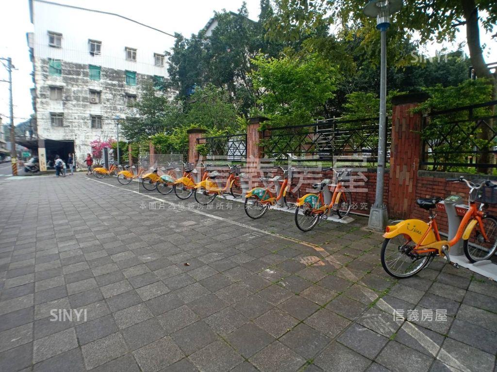 近國小大馬路優質店面房屋室內格局與周邊環境