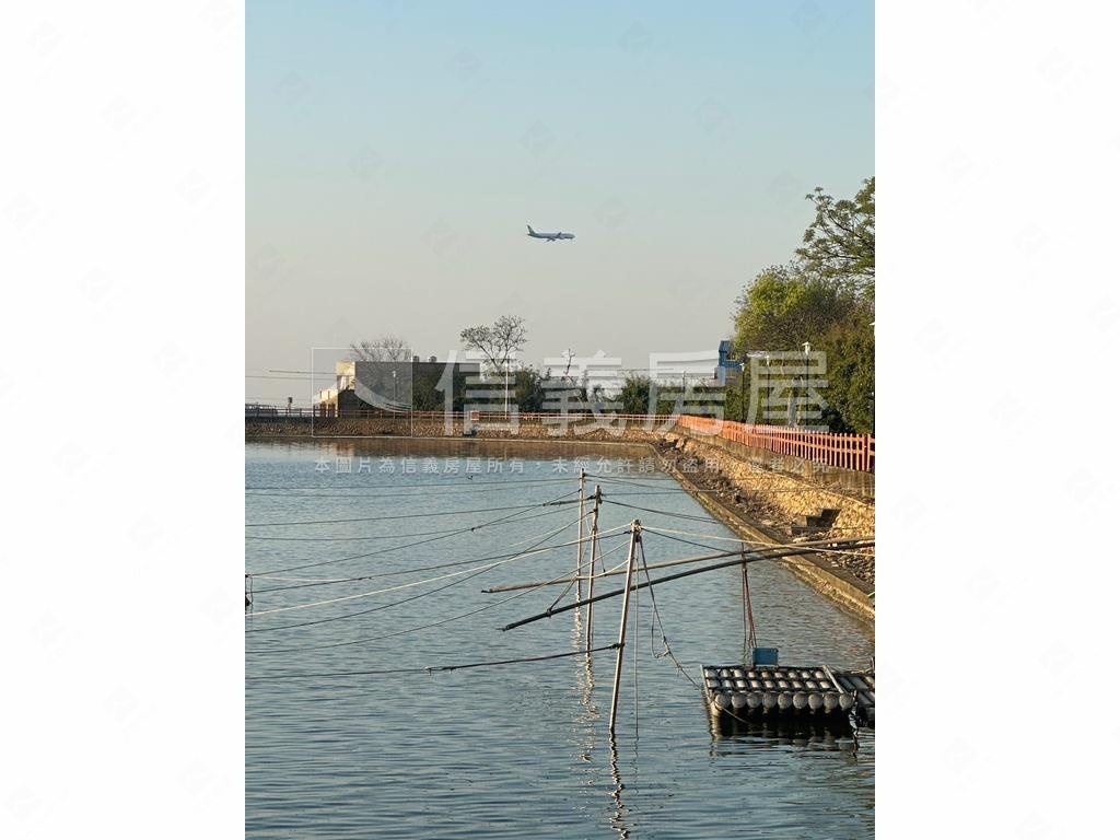 捷韻Ａ１９湖景２房車位房屋室內格局與周邊環境