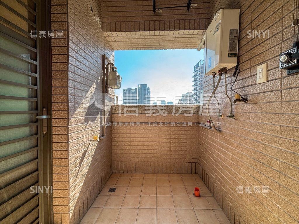 信義專任陽光藝花園美２房房屋室內格局與周邊環境