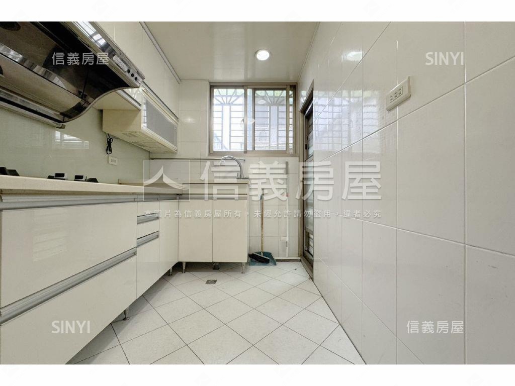 稀少公寓三樓屋況佳房屋室內格局與周邊環境