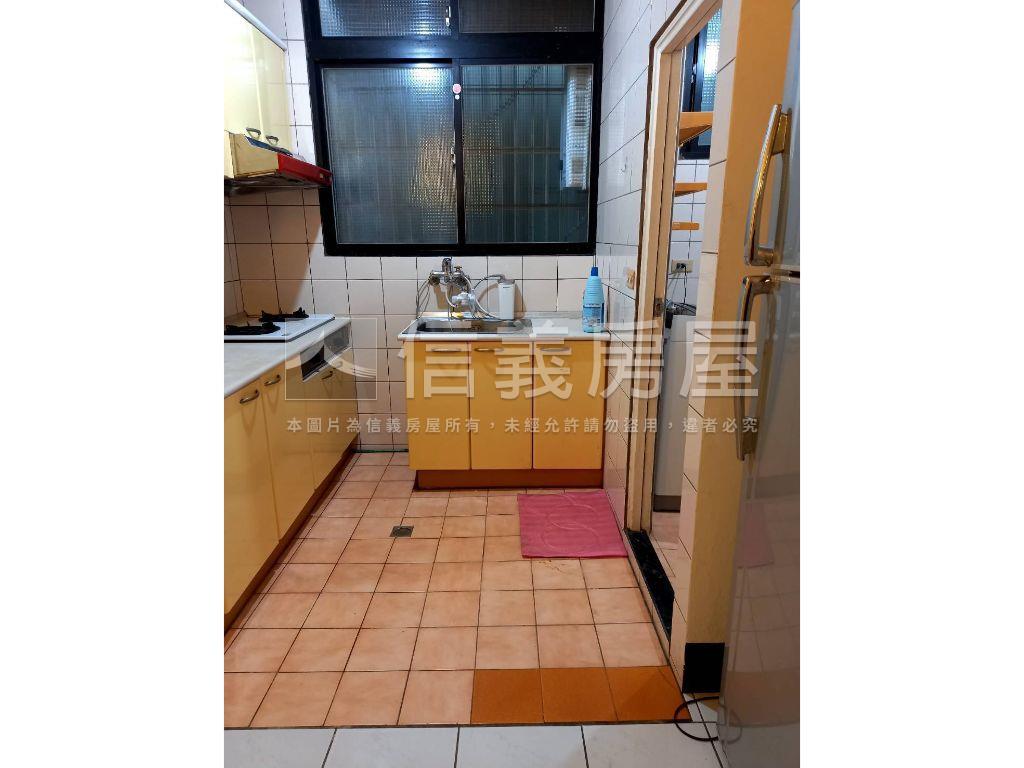 信義路優質透天房屋室內格局與周邊環境