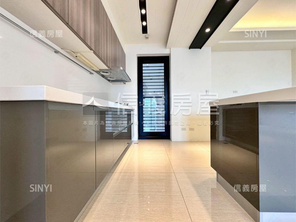 近漢神洲際大三房雙平車房屋室內格局與周邊環境