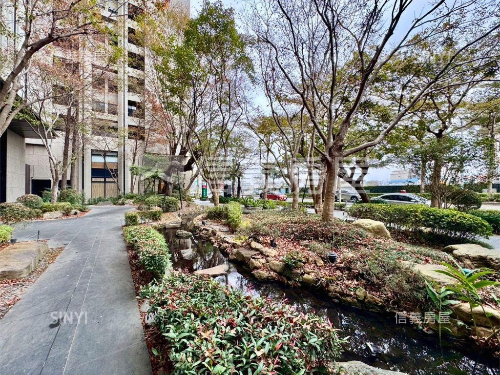 近漢神洲際大三房雙平車房屋室內格局與周邊環境