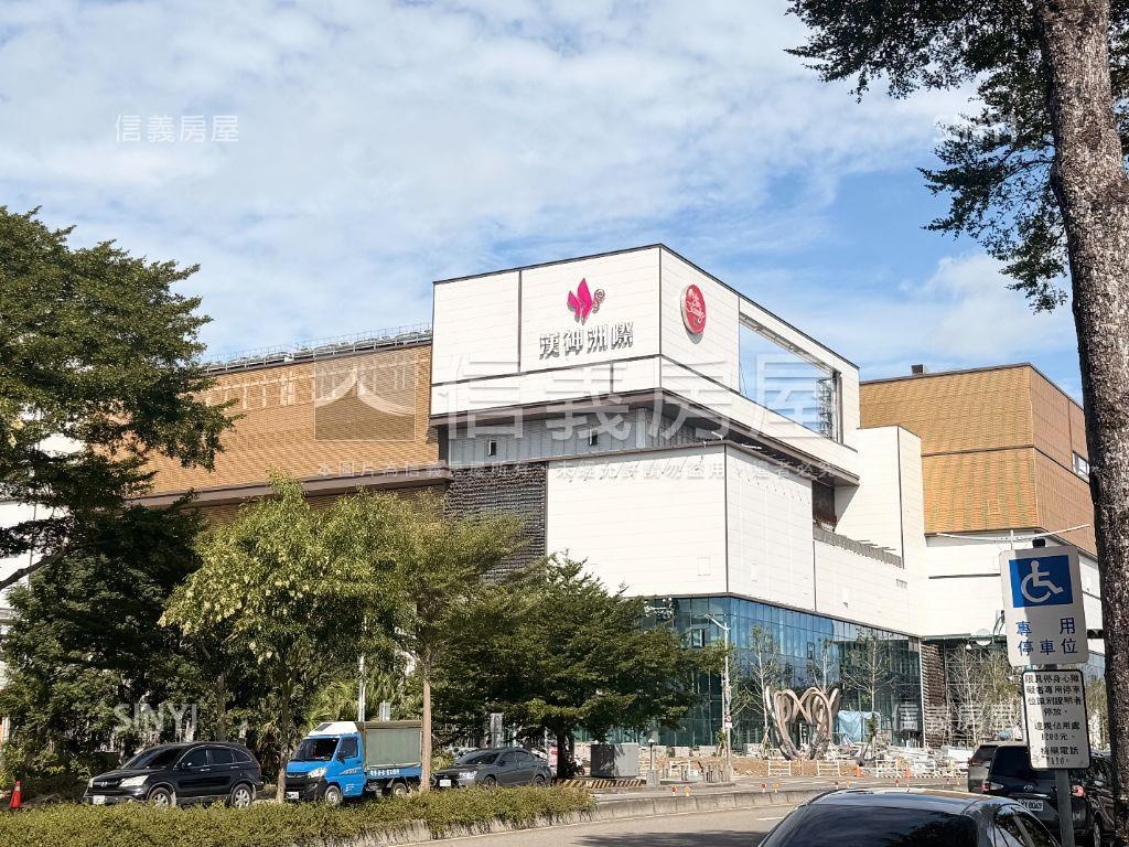 近漢神洲際大三房雙平車房屋室內格局與周邊環境