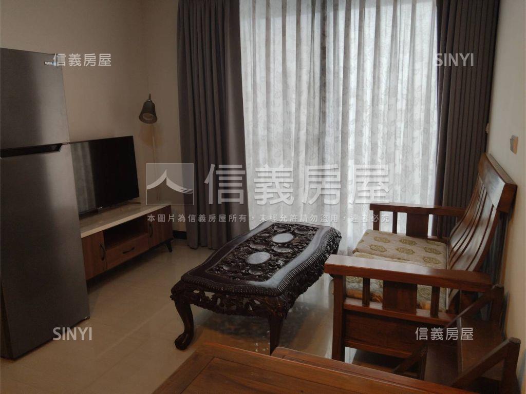 近體育園區，溫馨套房車位房屋室內格局與周邊環境