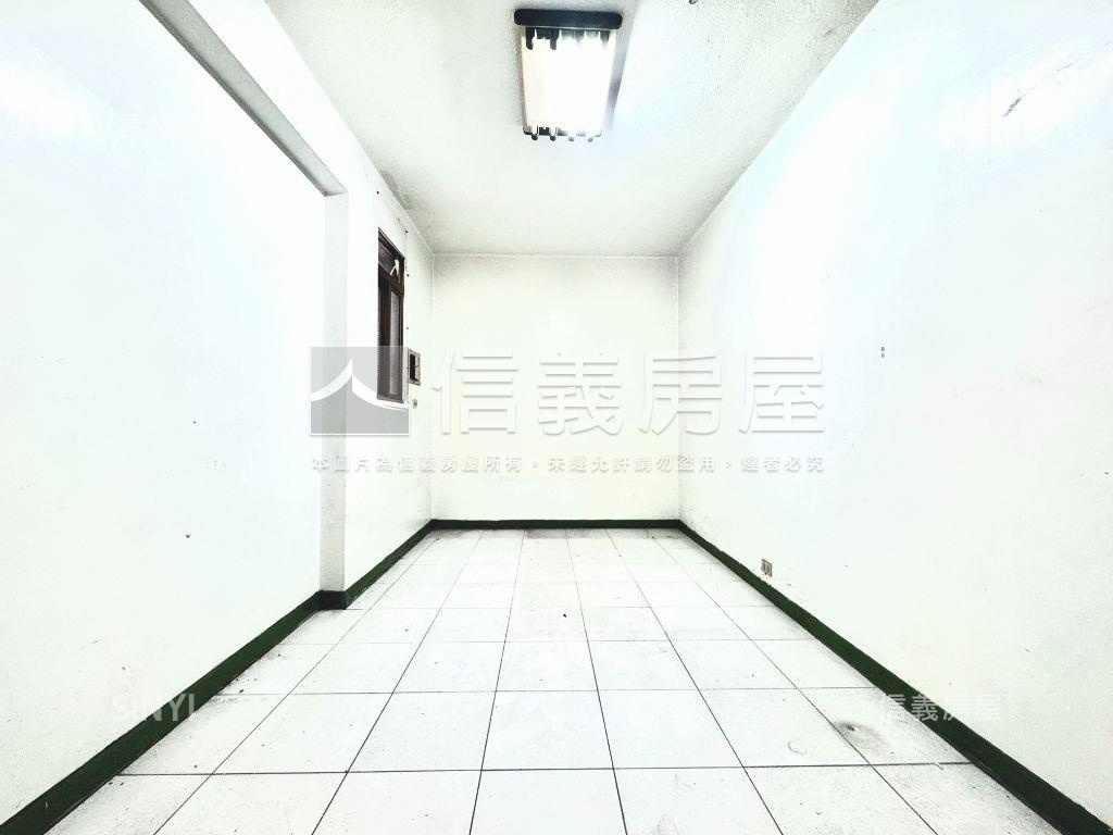 近文山特區便宜公寓一樓房屋室內格局與周邊環境