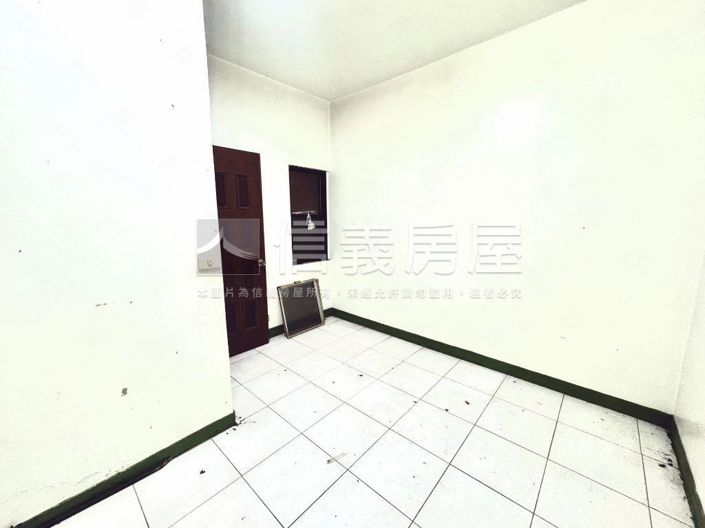 近文山特區便宜公寓一樓房屋室內格局與周邊環境