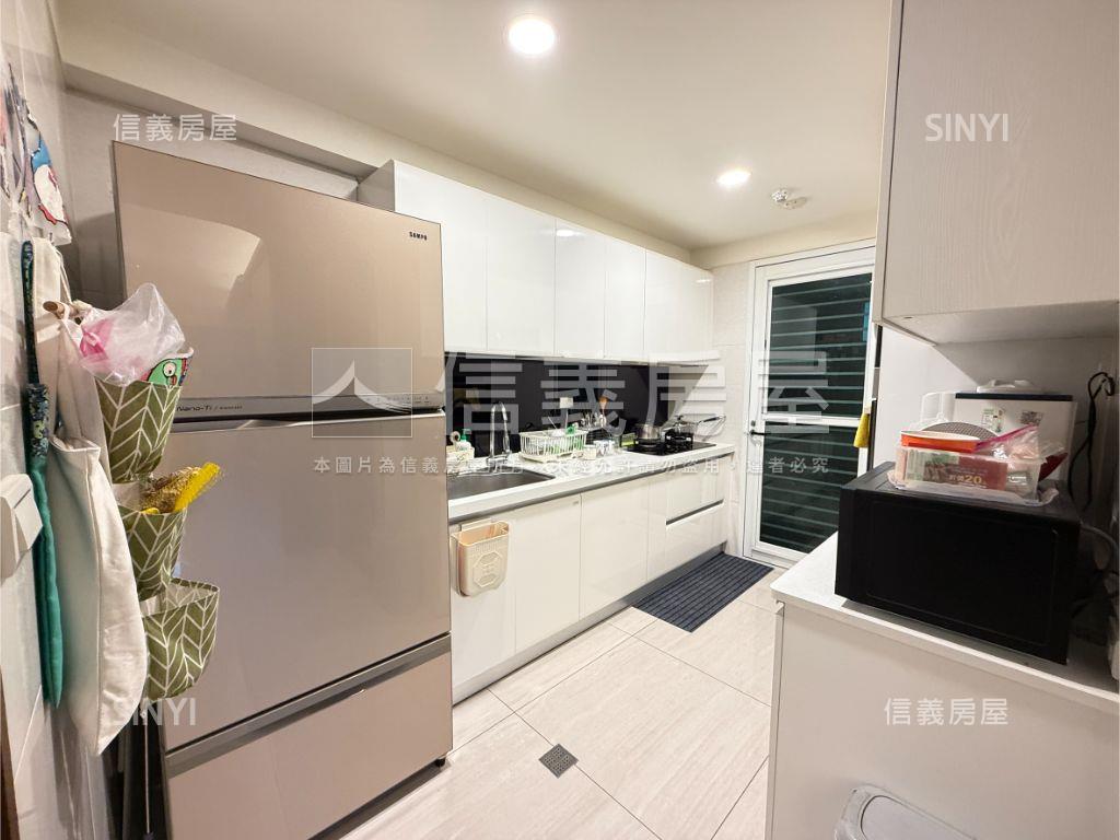 九揚華峰美裝潢兩房房屋室內格局與周邊環境