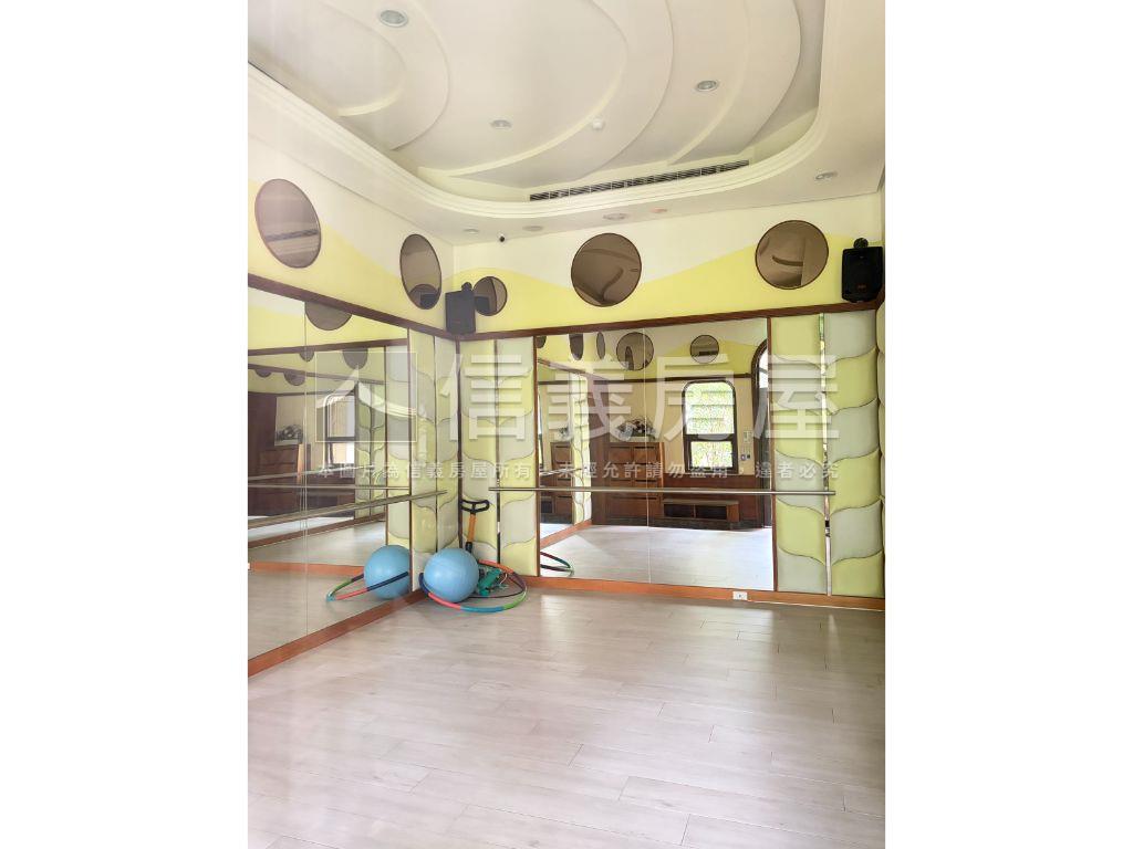 九揚華峰美裝潢兩房房屋室內格局與周邊環境