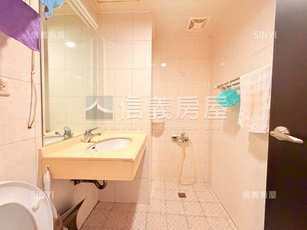 麗池Ｂ區二房車位房屋室內格局與周邊環境