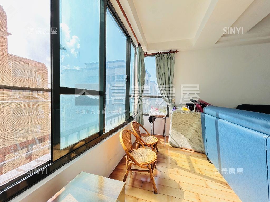 四面採光，次頂樓三房車位房屋室內格局與周邊環境