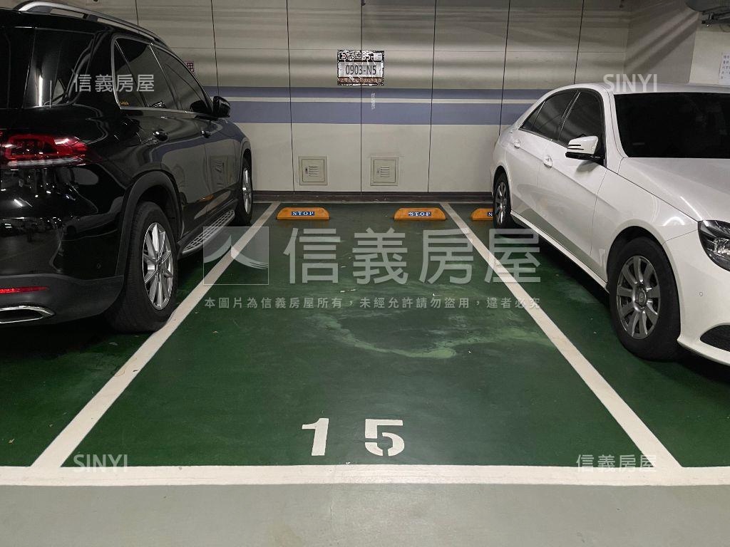 基泰之星Ｂ５坡平１５號房屋室內格局與周邊環境