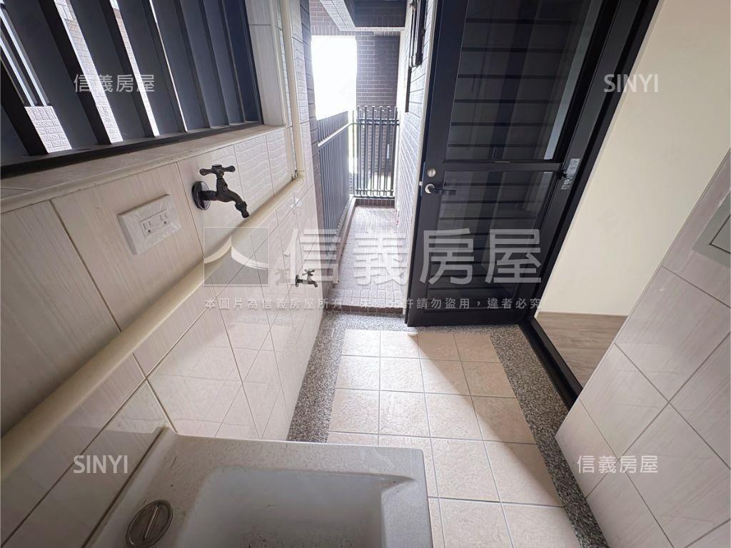 元城上階綠，三房大車位房屋室內格局與周邊環境