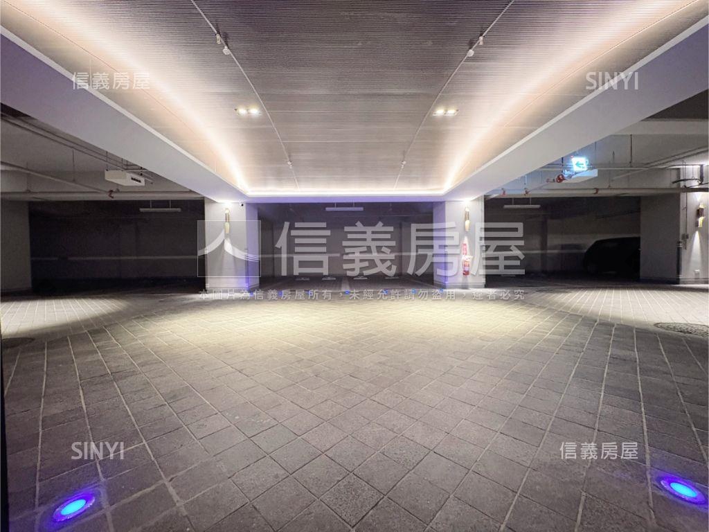 元城上階綠，三房大車位房屋室內格局與周邊環境