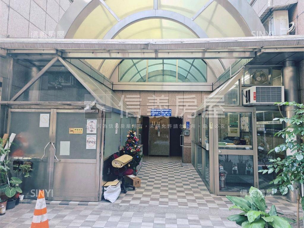 環球財星邊間辦公房屋室內格局與周邊環境