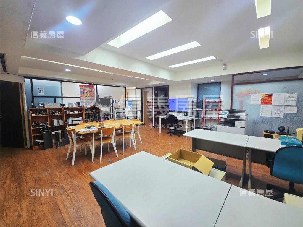 環球財星邊間辦公房屋室內格局與周邊環境