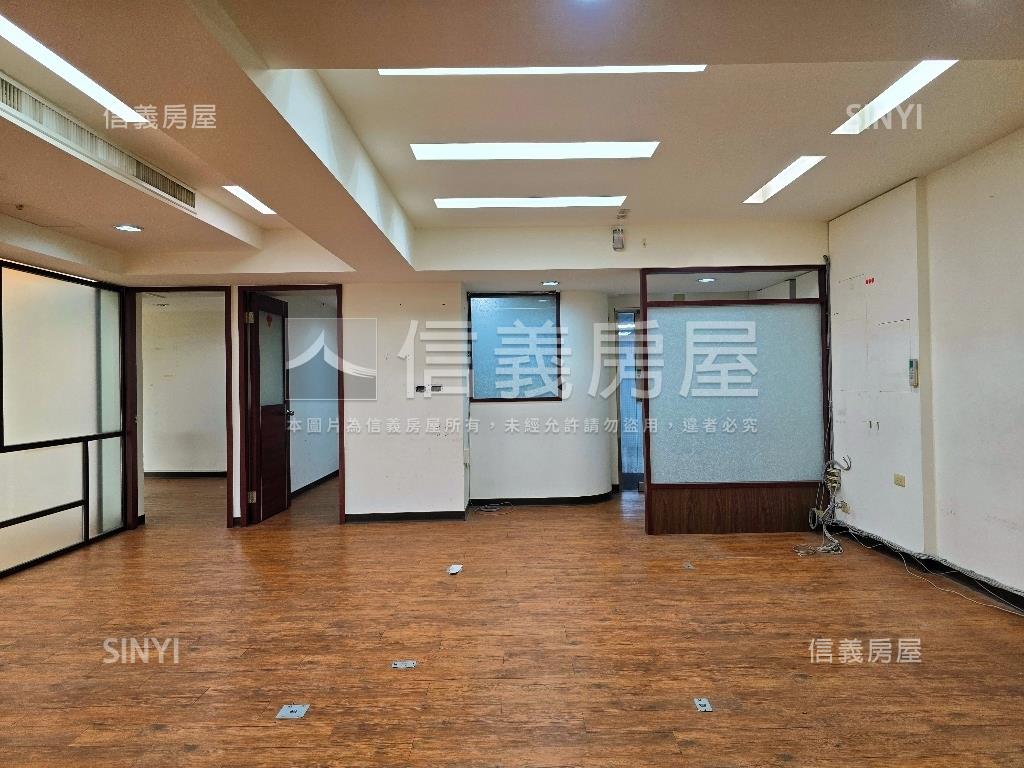 環球財星邊間辦公房屋室內格局與周邊環境