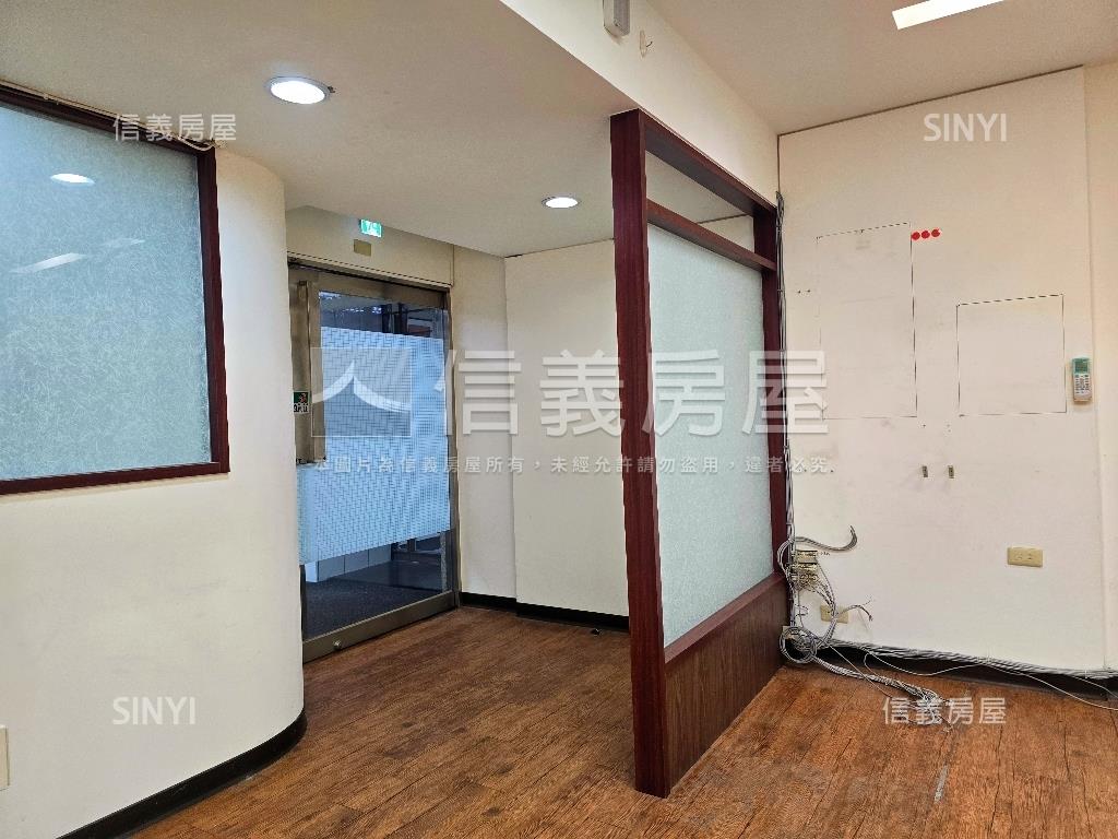環球財星邊間辦公房屋室內格局與周邊環境