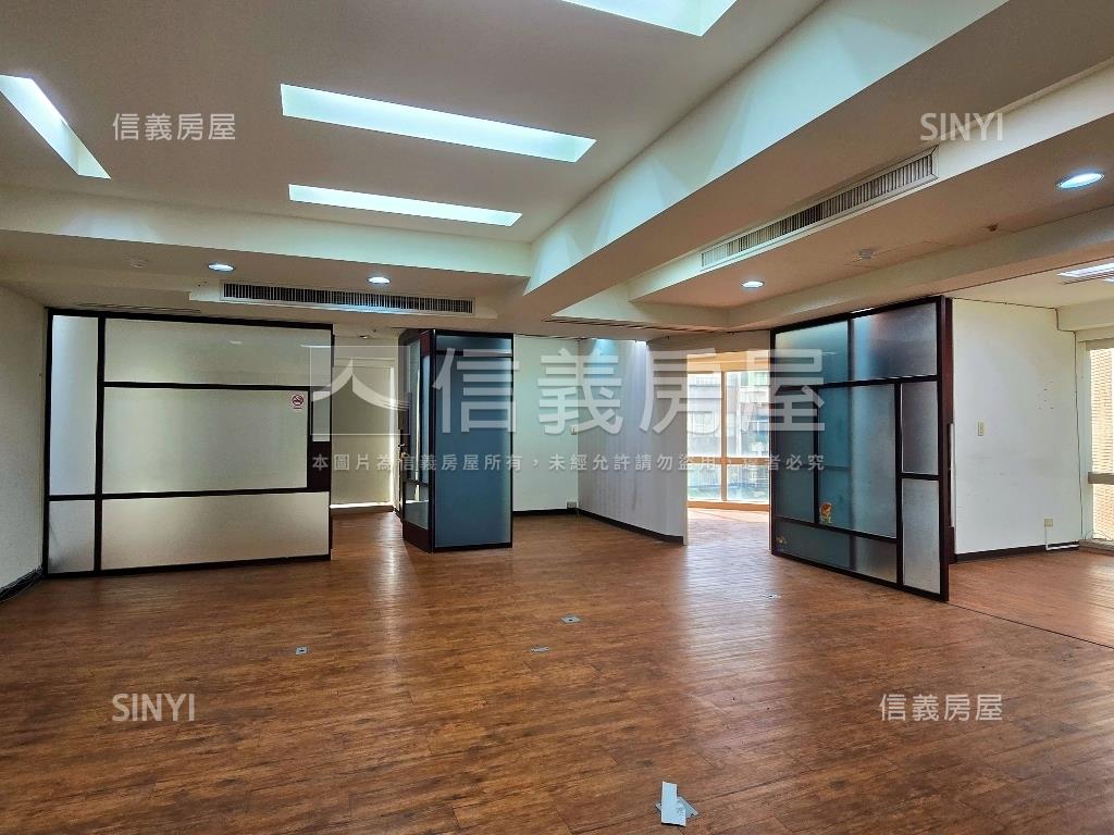 環球財星邊間辦公房屋室內格局與周邊環境