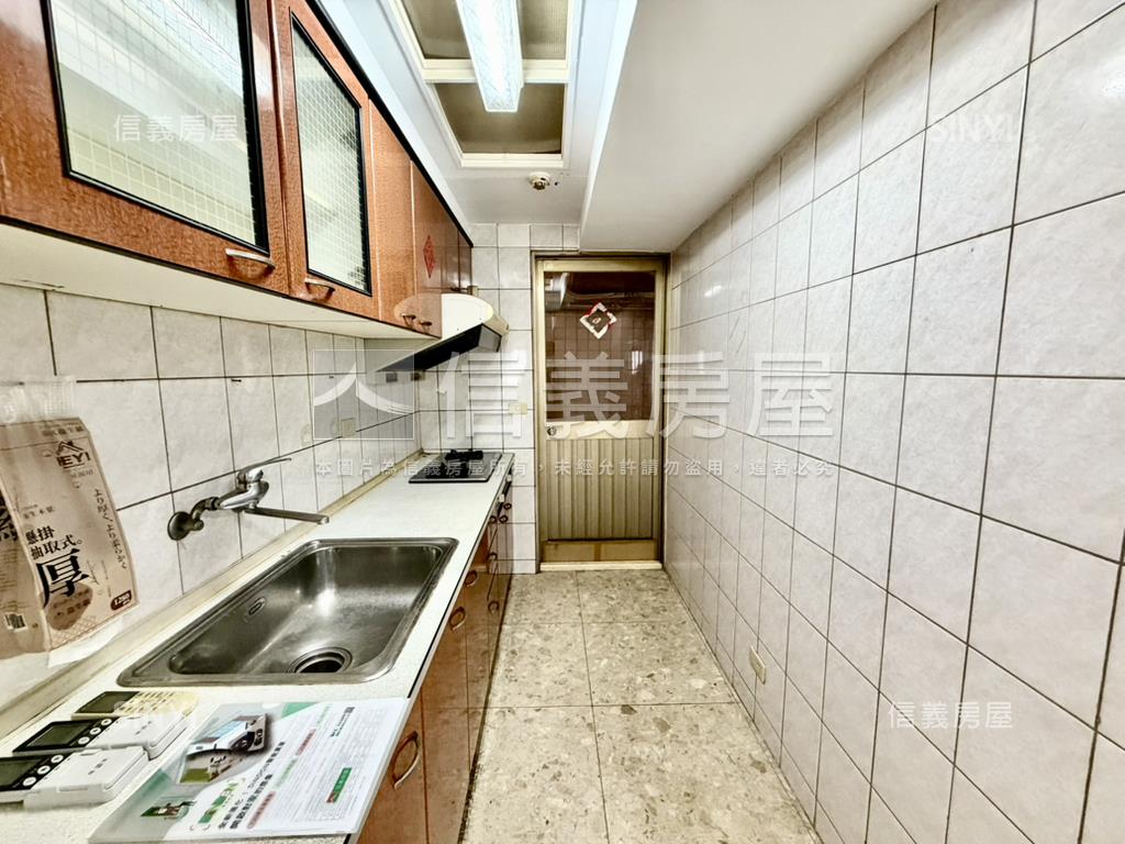 帥！崇德巴黎三房四車戶房屋室內格局與周邊環境