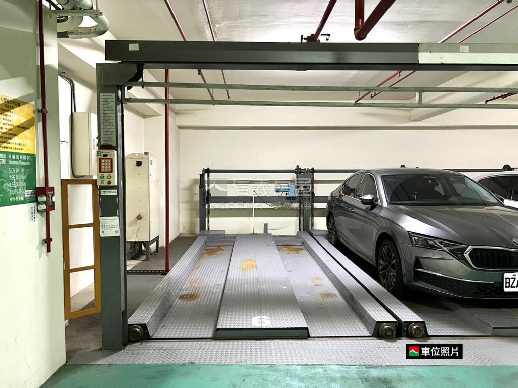 捷運名邸景觀２房車位房屋室內格局與周邊環境