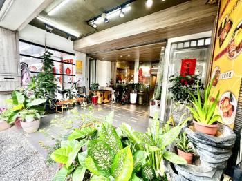 近輕軌近學校鄰大馬路店鋪