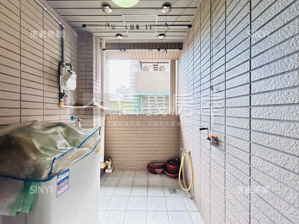 藝文兩房・雙面採光棟距宅房屋室內格局與周邊環境