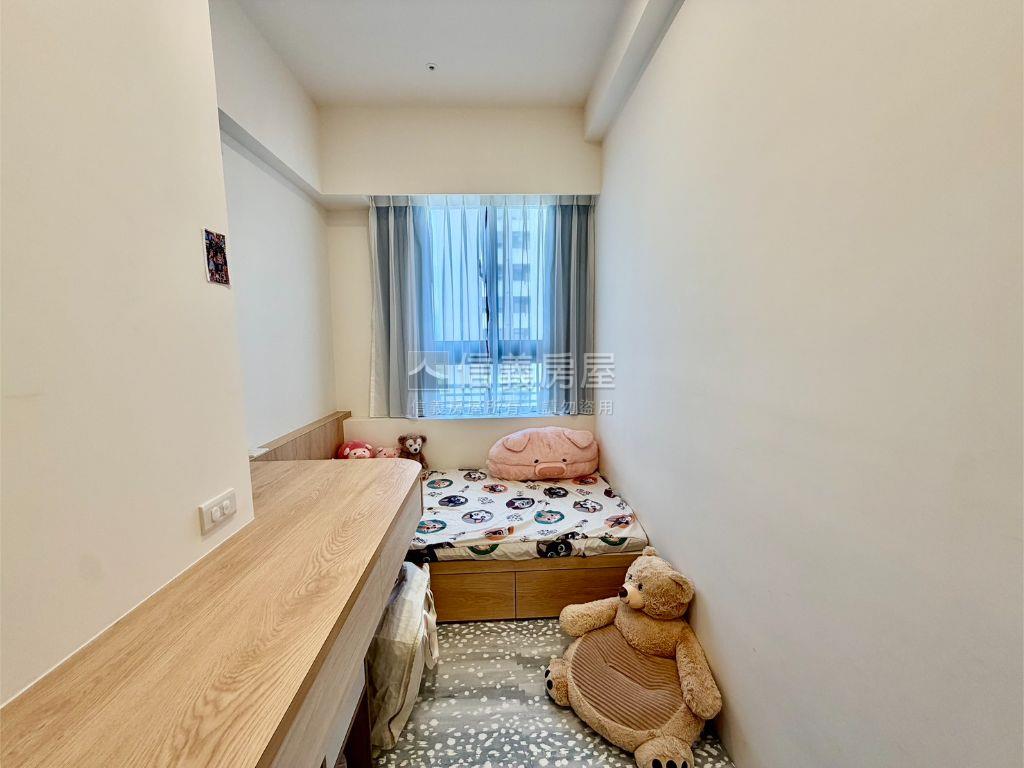 日之曜高樓美裝潢兩房房屋室內格局與周邊環境
