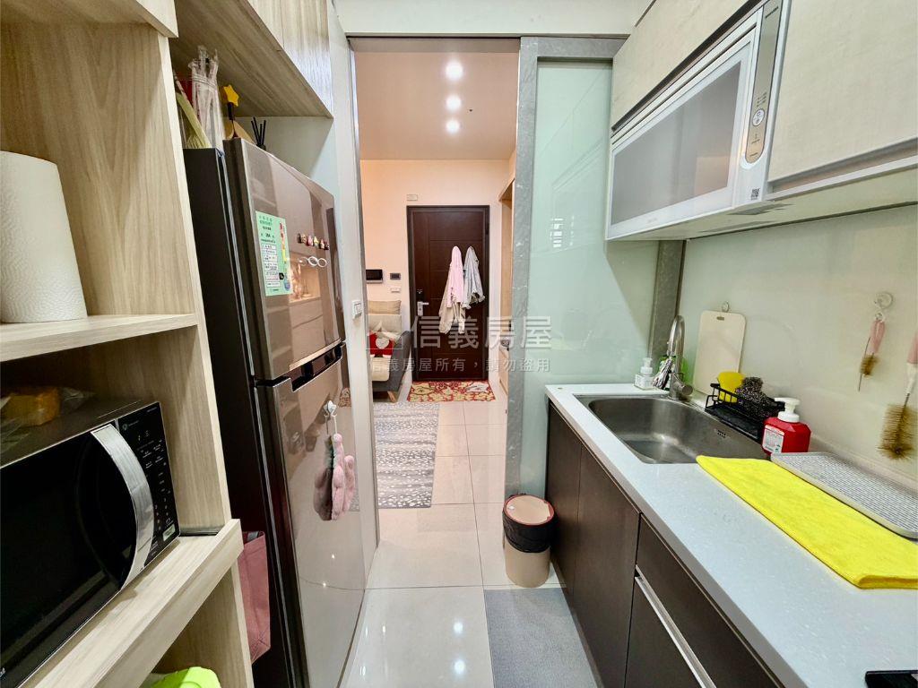 日之曜高樓美裝潢兩房房屋室內格局與周邊環境