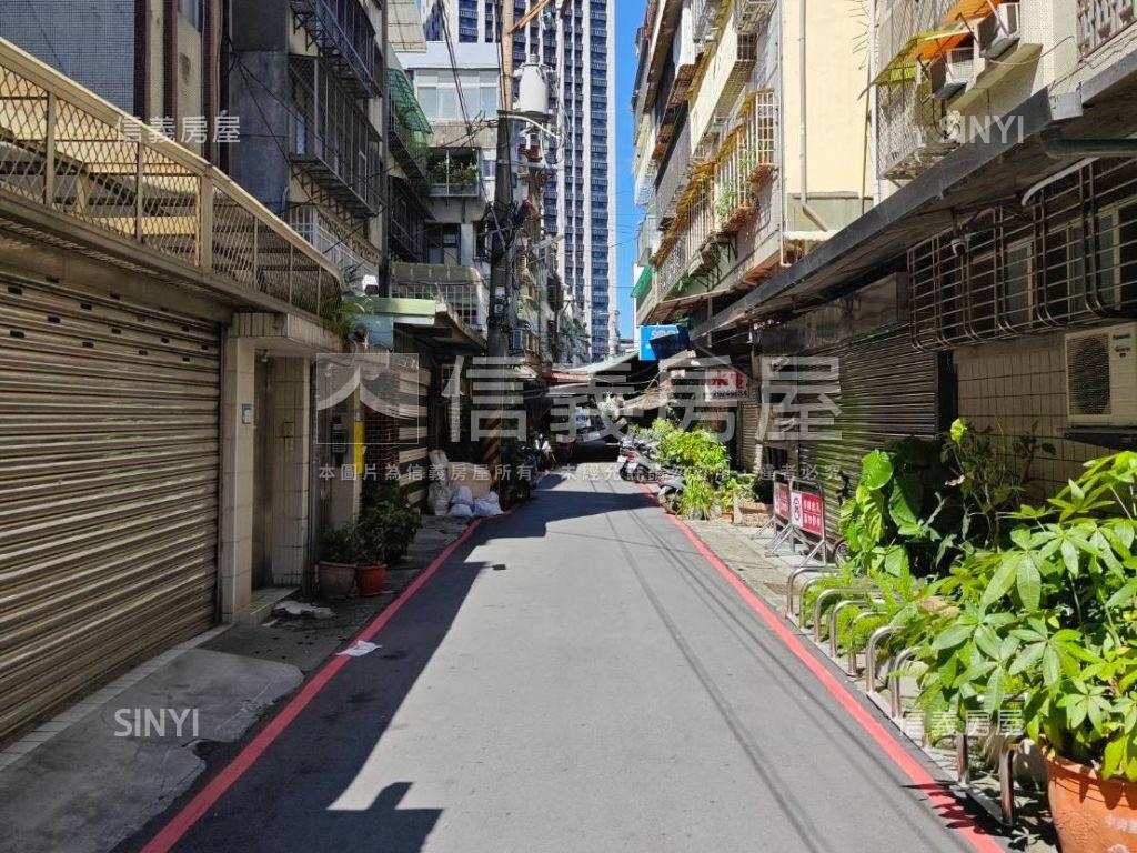 頂溪捷運站邊間三房美寓房屋室內格局與周邊環境