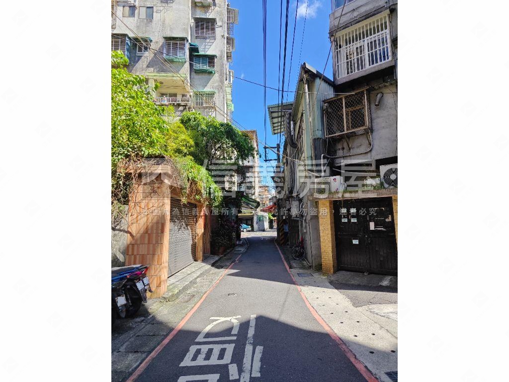 頂溪捷運站邊間三房美寓房屋室內格局與周邊環境