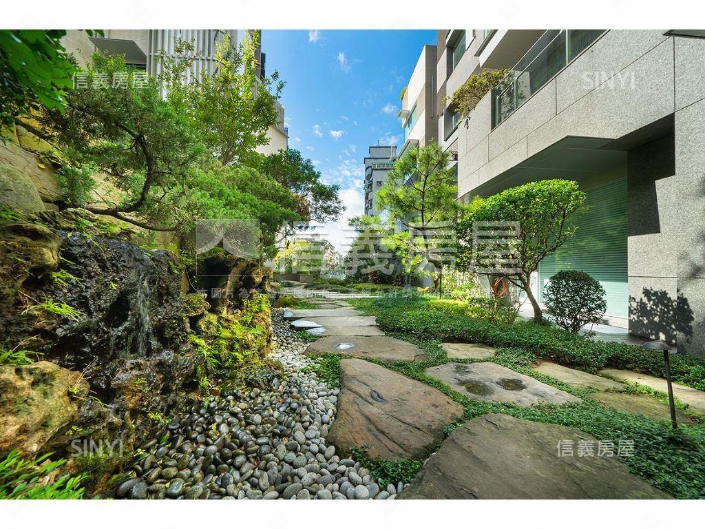 樸山水澗面碧湖景前一排房屋室內格局與周邊環境