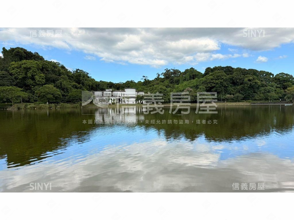 樸山水澗面碧湖景前一排房屋室內格局與周邊環境