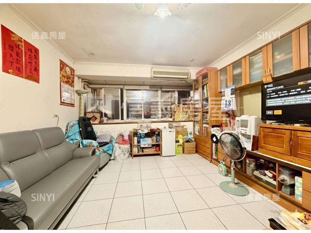 明峰華廈三房車位房屋室內格局與周邊環境