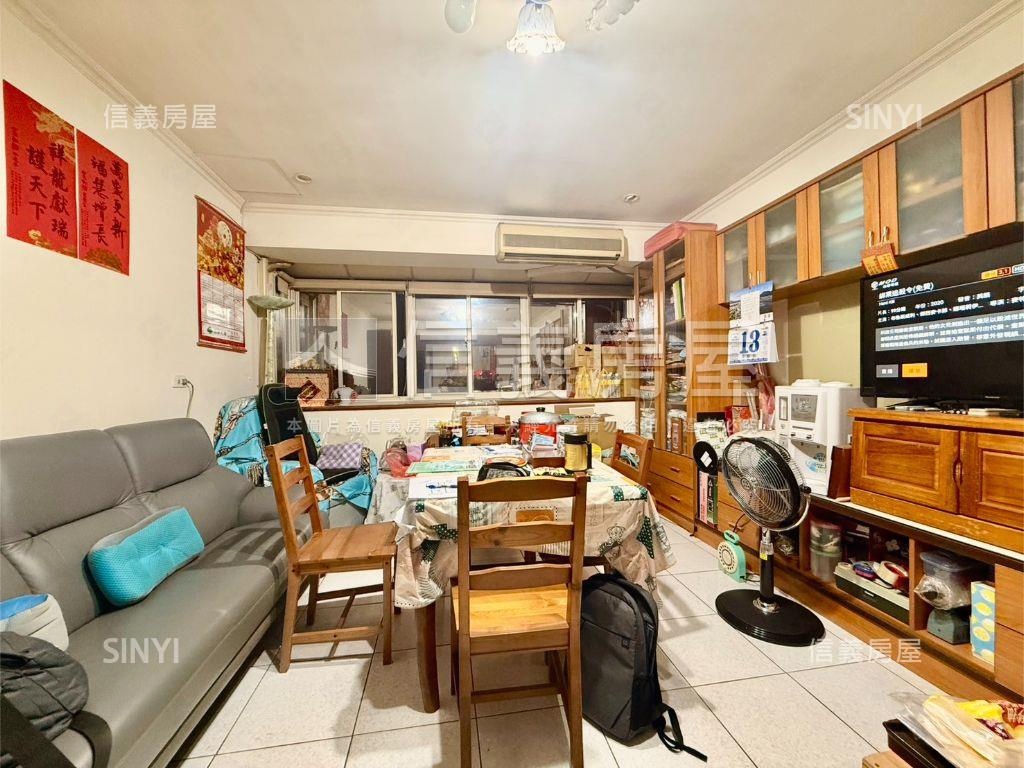 明峰華廈三房車位房屋室內格局與周邊環境