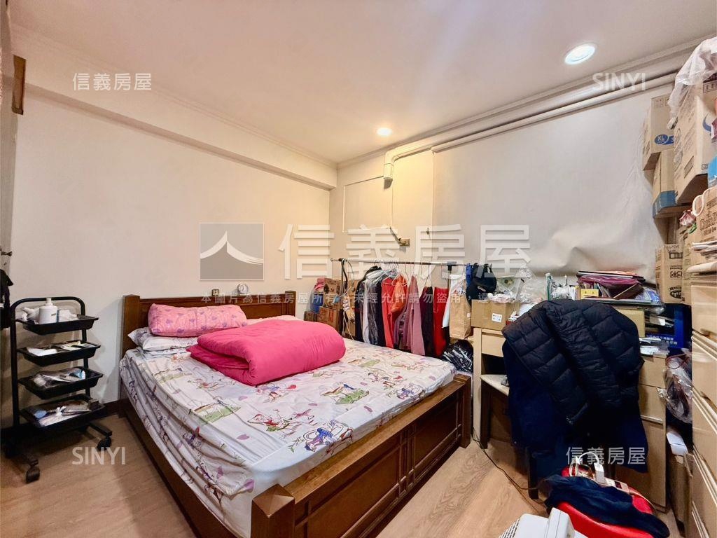 明峰華廈三房車位房屋室內格局與周邊環境