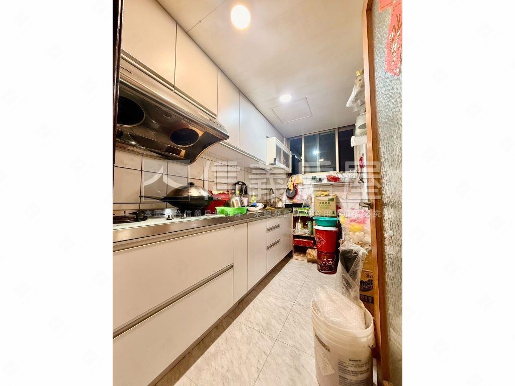 明峰華廈三房車位房屋室內格局與周邊環境