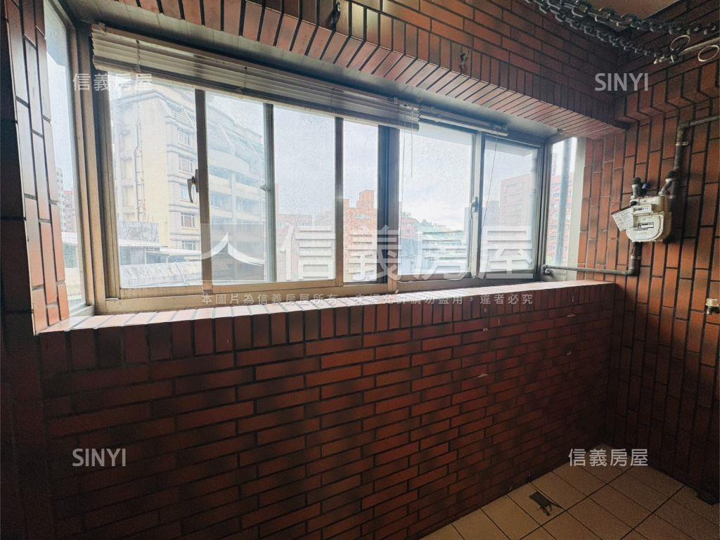 稀有觀湖邊間大空間房屋室內格局與周邊環境