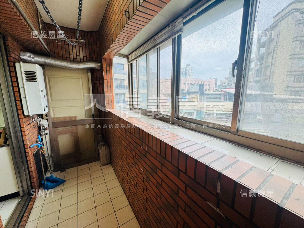 稀有觀湖邊間大空間房屋室內格局與周邊環境