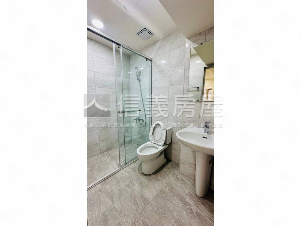 頂溪捷運３房平面車位房屋室內格局與周邊環境